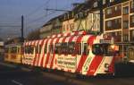 Dsseldorf Tw 2302 mit Beiwagen 1698 auf der Klner Landstrae, 29.11.1986.