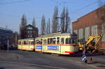 Dsseldorf Tw 2113 mit Bw 1822 verlsst am 05.03.1987 die Schleife Derendorf (Merziger Strae, Strasburger Strae) und strebt via Rather Strae der Innenstadt entgegen.