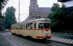 Fernbahnlinien der Düsseldorfer Rheinbahn: Auf den Fernbahnlinien nach Duisburg und  Krefeld setzte die Rheinbahn bis in die 1970er Jahre extra für diese Linien beschaffte Fahrzeuge ein. Dies änderte sich erst mit dem Einsatz der GT8S und der Stadtbahnwagen B. Mit der Gründung des Verkehrsverbundes Rhein-Ruhr am 01.06.1980 verschwanden auch die vertrauten Linienbezeichnungen, aus der D wurde die 79 und die K verkehrte fortan als 76. Der abgebildete Triebwagen 2263 des Typs K53U entstand 1963 aus zwei vierachsigen Triebwagen unter Zufügung eines schwebenden Mittelteils. Zuletzt wurde er gemeinsam mit dem baugleichen Tw 2262 nur noch im morgendlichen Berufsverkehr eingesetzt, hier im Frühjahr 1980 am Platz der Deutschen Einheit.