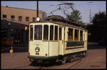 Frontansicht des alten Hamborner Strassenbahn Wagen 23 am 10.5.1991 im Depot Duisburg.