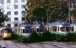 Blick ber den Zaun: Duisburg Tw 1084 wartet in der Remise Steyrgasse in Graz auf seine weitere Verwendung, danaben sind ehemalige Wagen aus Wuppertal abgestellt. Tw 1084 war am 23.08.1993 noch nicht in Graz in Fahrt gebracht, spter war er noch als 528 dort unterwegs. Die ehemaligen Wuppertaler laufen in Graz nicht mehr. Tw 555 ex Wuppertal 3812, Tw 563 ex Wu 3803, Tw 568 ex Wu 3817.