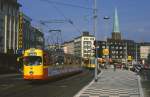 Duisburg Tw 1051 wendet in Mlheim am Berliner Platz, 14.05.1986.