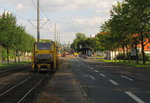 Erfurter Gleisbau 97 43 43 514 10-1, eine Stopf- und Richtmaschine, am 09.07.2016 in der Nordhäuser Straße in Erfurt. Sie kam bei Gleisbauarbeiten an der Haltestelle Klinikum zum Einsatz.