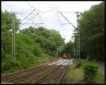 Die gleiche Stelle am Nachmittag des 20.08.2006 aufgenommen, wie mit dem Lineal gezogen hob sich der erneuerte Gleisabschnitt von dem alten Schotterbett ab.