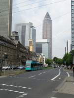 VGF R-Wagen und der Messe Turm am 12.07.14 in Frankfurt am Main 