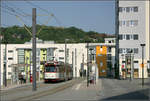 Mit der Straßenbahn nach Freiburg-Vauban -

Gleich nach Verlassen der Merzhauser Straße liegt am Beginn der Vaubanallee die Haltestelle 'Paula-Modersohn-Platz', die den östlichen Bereich des Neubaugebietes erschließt.

11.05.2006 (M)