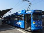 Freiburg Tw 212 auf der Stadtbahnbrcke, 24.03.2012.