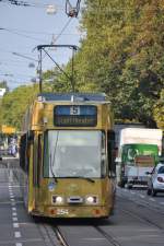 FREIBURG im Breisgau, 01.10.2014, Straßenbahnlinie 5 nach Stadttheater bei der Einfahrt in die Straßenbahnhaltestelle Hornusstraße