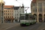 Görlitz am 10.12.2016: Tram 313 der Linie 2 auf dem Demianiplatz vor dem alten Kaufhaus.