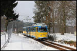 Düwag Triebwagen 508 der Thüringer Waldbahn verlässt hier am 21.2.2018 den Haltepunkt Friedrichroda in Richtung Gotha.