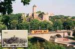 24.06.2006, Halle/S. Im Straßenbahnhof Seebener Straße fand ein Fest anläßlich des 10-jährigen Bestehens des Historischen Straßenbahndepots statt. Im Gepäck hatte ich zwei Fotos meines Vaters, die er 1942 während seiner Ausbildung an der Heeres-Nachrichtenschule in der Saalestadt geschossen hatte. Ortskundige Besucher der Veranstaltung zeigten mir schnell den Weg zu den damaligen, kaum veränderten Aufnahmestandpunkten. Hier der Blick von der Bergschenke Kröllwitz auf die Kröllwitzer Brücke und die Burg Giebichenstein. Natürlich mit Straßenbahn. 