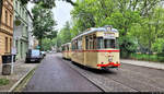 Gothawagen T57, Wagen 523, steht mit Beiwagen 328 zu Fahrschulzwecken in der Endstelle Adolfstraße in Halle (Saale) bereit.