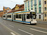 Löbdergraben in Jena am 09. Dezember 2017 fährt der Wagen 619 vom Typ GT6M-ZR nach Lobeda-West.