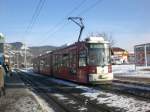 Jena: Straenbahnlinie 3 nach Lobeda-Ost an der Haltestelle Burgau.(28.1.2010)