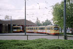 Karlsruhe VBK: Vor den Wagenhallen des Straßenbahnbetriebbahnhofs Tullastraße hielt am 29. Juli 2006 der DWM-GT8 203. - Scan eines Farbnegativs. Film: Kodak FB 200-6. Kamera: Leica C2.