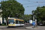 Niederflurwagen 227 als Linie 5 nach Rintheim. Aufgenommen an der Rintheimer Straße am 22. August 2015.