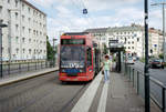 Leipzig LVB SL 10 (NGT8 (LVB-Typ 36) 1140) Eutritzscher Straße (Hst. Chausseehaus) am 15. juli 2008. - Scan von einem Farbnegativ. Film: Kodak FB 200. Kamera: Leica CL.