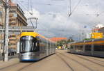 Leipzig LVB SL 4 (Solaris NGT10 (LVB-Typ 39) 1002) Tröndlinring am 25. Juli 2017.