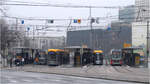 Vor dem Leipziger Hauptbahnhof - 

Auf dem Willy-Brandt-Platz befindet direkt vor dem Bahnhofsgebäude (rechts außerhalb des Bildes) die viergleisige Haltestelle für die Straßenbahnen der Linien 1, 3, 4, 7, 10, 11, 12, 14, 15 und 16.

20.03.2023 (M)