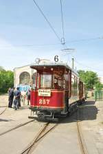 Kleine Pause whrend der Fahrt mit dem historischen TW 257 des Leipziger Straenbahnmuseums, Schkeuditz 17.05.09