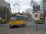 Triebwagen 2124 fährt auf der Linie 14 Richtung Angerbrücke. Hauptbahnhof, Westseite den 09.04.10 