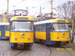 T4D 1906 und 1909 der Leipziger Verkehrsbetriebe (LVB) warten im Strassenbahnhof Leutzsch auf neue Kufer... (08.01.2007)