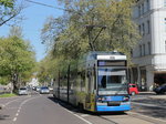NGT8 1214 auf der Linie 12 nach Johannisplatz. Gesehen am 07. Mai 2016 in der Gohliser Str. in Leipzig.

