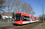 Straenbahn Mainz: Stadler Rail Variobahn der MVG Mainz - Wagen 221, aufgenommen im April 2015 in Mainz-Gonsenheim.