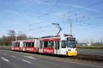 Straßenbahn Mainz: Adtranz GT6M-ZR der MVG Mainz - Wagen 215, aufgenommen im Februar 2016 in Mainz-Hechtsheim.
