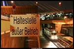 Der Wagen 125 in der Nacht  vom 27.03. auf den 28.03.10 an der Haltestelle Ostausgang. Die Strecke ist seit dem 13.12.2008 nurnoch Betriebsstrecke und wird zumeist von ein- oder ausrckenden Zgen aus dem Betriebshof Rheingnheim befahren. Vereinzelt gibt es auch bei Baustellen oder Events Fahrten mit Fahrgsten. Die Haltestelle wurde aber komplett stillgelegt.