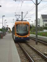 Eine RNV Variobahn in Dossenheim am 03.05.11 