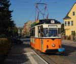 Wagen 38 der Naumburger Straenbahn, Hbf - Vogelwiese, kurz vor dem Halt am Postplatz. 21.10.2011