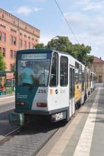 POTSDAM, 07.07.2014, Tramlinie 91 zum Bahnhof Rehbrücke in der Haltestelle Luisenplatz-Süd/Park Sanssouci