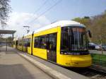 Flexity mit der Wagennummer 0042 der Strausberger Eisenbahn am Bahnhof Strausberg, 12.04.14