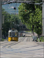 Blick in die Nordbahnhofstraße -

Eine GT4-Straßenbahn am Löwentor in Stuttgart.

22.06.2011 (M)

