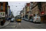 Die Stadtbahn wird hier im Tunnel fahren -

Eine Straßenbahn der Linie 15 in der Unterländer Straße in Stuttgart-Zuffenhausen. 2007 wird dieser Streckenabschnitt stillgelegt. Unter dieser Straße soll dann der Tunnelbau für die U15 beginnen, da hier sehr reger Autoverkehr herrscht. Etwa beim Straßenbahnmuseum wird wieder die Oberfläche erreicht, in Stammheim wird dann auch die Stadtbahn wie die Straßenbahn in der Straße verkehren. 

25.01.2006 (M)