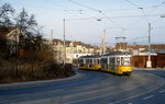 Hinauf zum Botnanger Sattel: GT4 417 und ein weiterer GT4 sind Anfang der 1990er Jahre auf der Herderstraße unterwegs. Hinter den Baubuden laufen bereits die Arbeiten für die Stadtbahnstrecke.