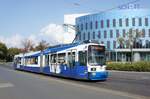 Straßenbahn Mainz: Adtranz GT6M-ZR der MVG Mainz - Wagen 209, aufgenommen im September 2018 in der Nähe der Haltestelle  Bismarckplatz  in Mainz.