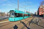 VGF Bombardier Flexity Classic S-Wagen 252+2xx als Doppeltraktion auf der Linie 20 am 19.01.19 in Frankfurt Uni Klinikum