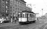 Nürnberg-Fürther Straßenbahn__Tw 872 [MAN/SSW 1935] als Verstärkerwagen am Hbf. Nürnberg.__21-07-1976