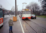 Bremen BSAG SL 8 (Wegmann GT4 3549) Huchting am 28. Dezember 2006. - Mein Sohn Stefan hatte schon die Straßenbahn fotografiert. - Scan eines Farbnegativs. Film: Kodak GC 400-8. Kamera: Leica C2.