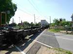 IKE 50268 nach Duisburg bei der berfahrt des B  Kalkgraben  in Reinfeld (Holst.) am 23.05.07.