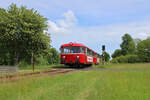 798 309-0 und 789 308-2 der Angelner Dampfeisenbahn sind auf dem Weg von Kappeln nach Süderbrarup, hier bei Rabenkirchen.