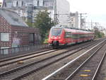 442 323,am 23.September 2017,auf der Stadtbahn an der Station Berlin Savignyplatz.