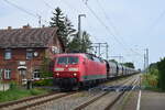 Nachdem 120 120-1 die Kreuzung mit 401 077 in Oehana abgewartet hat darf 1120 120-1 mit ihrem Getreidezug weiter in Richtung Falkenberg.