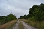 Nur noch schwer ist der ehemalige Bahnübergang in den Feldern bei Rathenow zu erkennen.