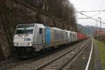 186 437-0 der Railpool GmbH und eine tschechische 386 von Metrans als Containerzug durchfahren den Hp Obervogelgesang auf der Bahnstrecke Děčín–Dresden-Neustadt (KBS 241.1 |