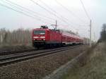 143 020-6 mit einer RegionalBahn in Richtung Halleipzig.