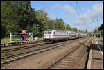 Ein IC 2 mit Zuglok 146576-4 durchfährt hier am 25.8.2020 um 9.35 Uhr auf dem Weg nach Magdeburg den ehemaligen Grenzbahnhof der DDR Marienborn.