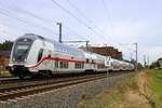 DBpbzfa 668.2 mit Schublok BR 146.5 DB als IC 2440 (Linie 55) von Dresden Hbf nach Köln Hbf fährt in Niemberg auf der Bahnstrecke Magdeburg–Leipzig (KBS 340).